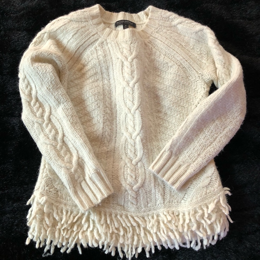 Banana Republic fringed cozy cable knit sweater